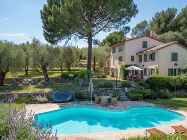 Charmante villa provençale avec piscine et oliveraie