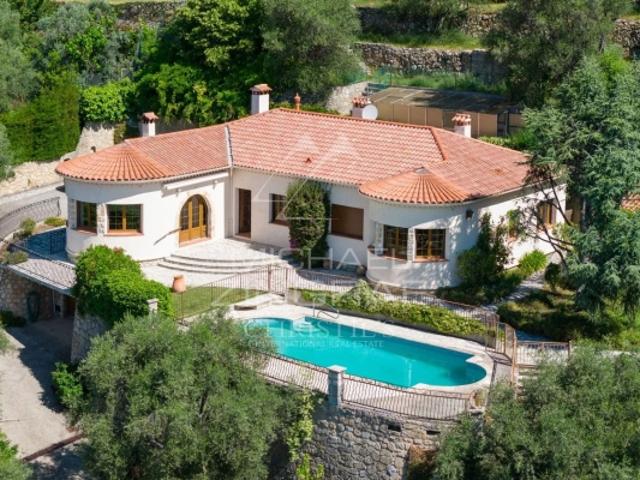 Charmante villa provençale en position dominante