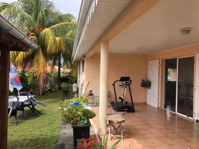 CHARMANTE VILLA T4 AVEC BUREAU, JACUZZI SAINT PIERRE