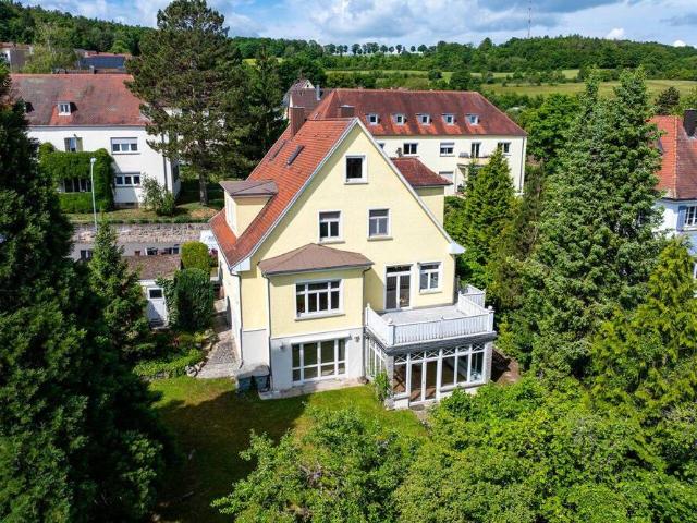 Charmanter Altbau zwischen Stadt und Natur