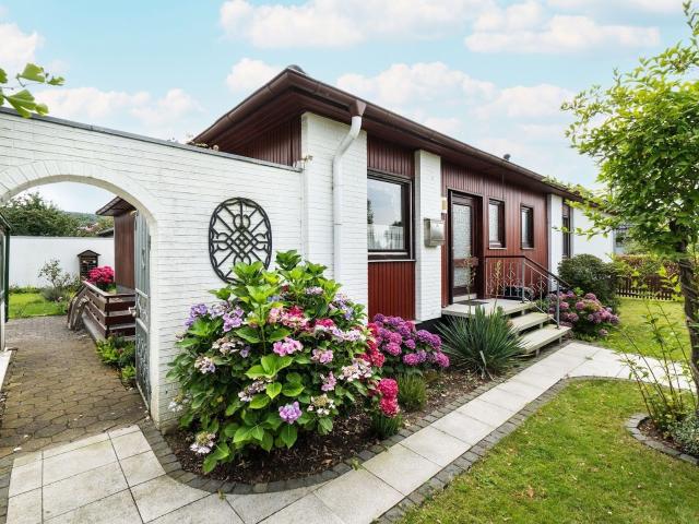 Charmanter Bungalow mit viel Potential in begehrter Lage.