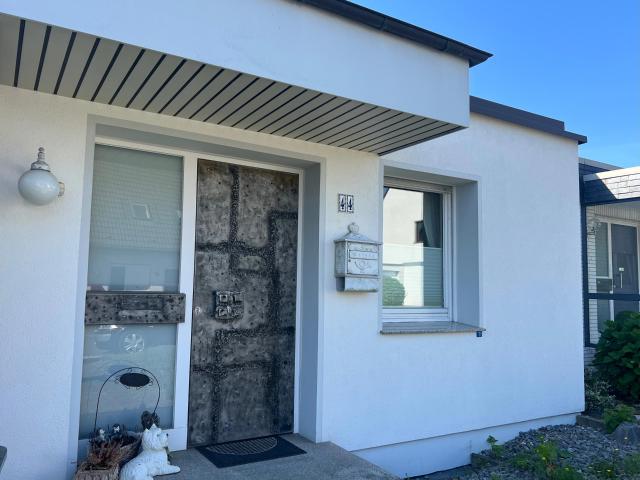Charmanter Bungalow mit Garten und traumhafter Aussicht