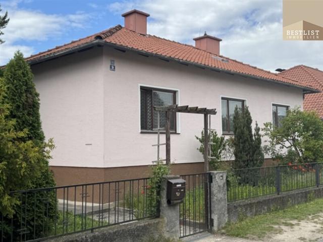 Charmanter Bungalow mit großem Garten und viel Potenzial in Felixdorf
