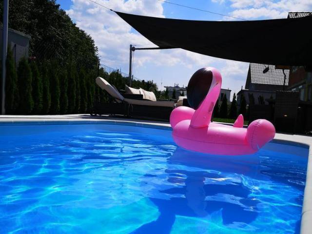 Charmanter Bungalow, Pool, whirlpool, 10kw pva+ Speicher absolute ruhelage in reisenberg