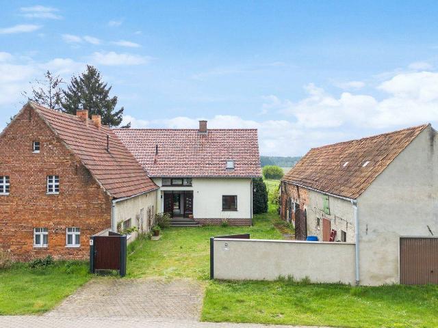 Charmanter Drei Seitenhof mit viel Potenzial auf großzügigem Grundstück sofort bezugsfertig