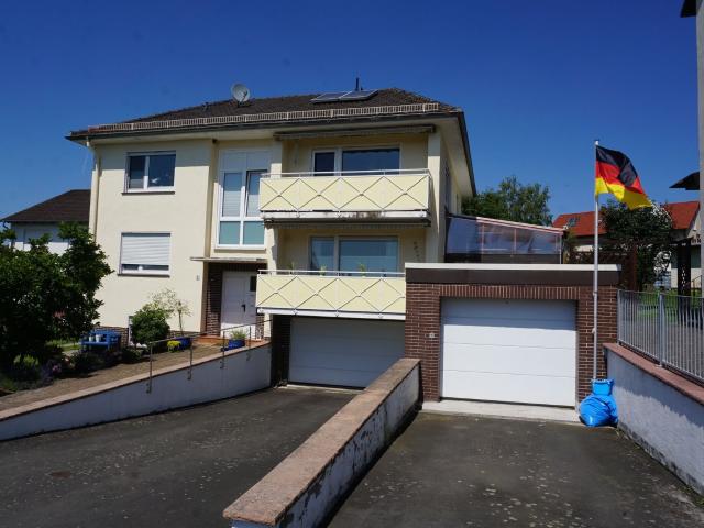 Charmantes Mehrfamilienhaus. Achtung Eigennutzer: Wohnung im OG ist frei. Keine Käuferprovision!