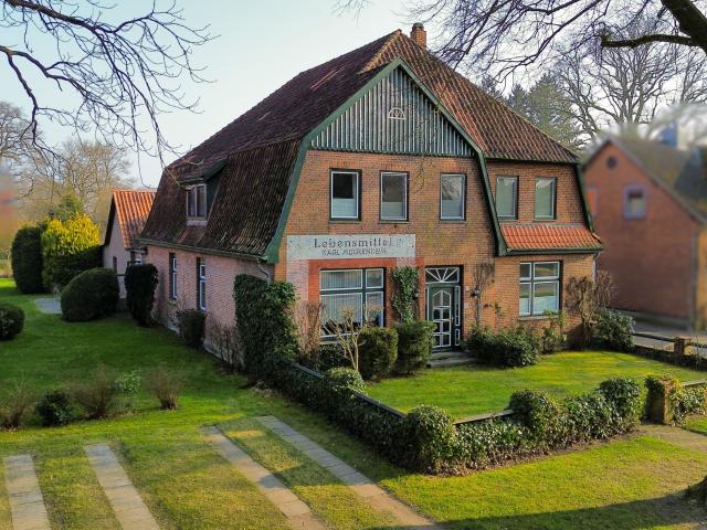 Charmantes Mehrfamilienhaus mit Baugrundstück und viel Potenzial