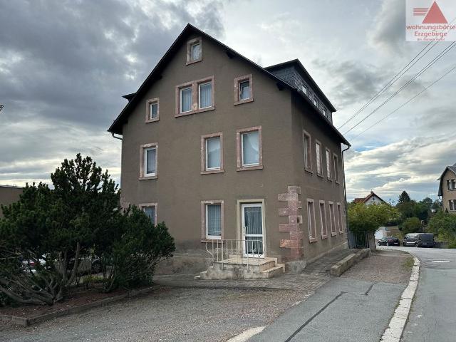 Charmantes Mehrfamilienhaus mit großem Potenzial & guter Sanierungsbasis in Neukirchen bei Chemnitz