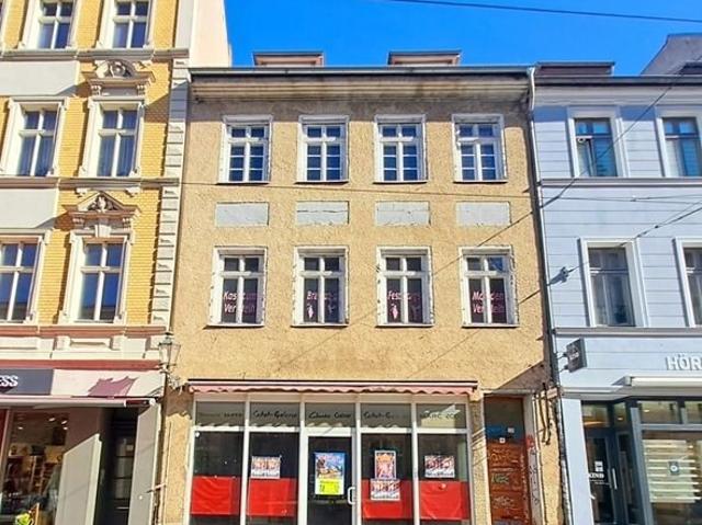 Charmantes Mehrfamilienhaus mit 3 Wohneinheiten und einer Ladenfläche in erstklassiger Lage!