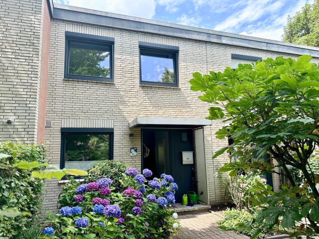Charmantes MRH mit Garage in Marmstorf Erpacht zu verkaufen