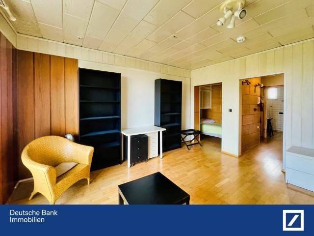 Direkt an der Einkaufsmeile Rethelstraße. Bezugsfreies Apartment mit Balkon und Aufzug!