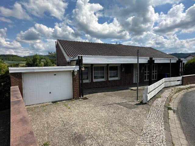 Charmantes Architektenhaus mit Garage in Hanglage Wesseln bei Bad Salzdetfurth