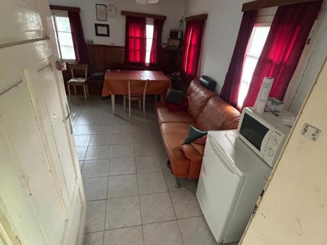 Charmantes Bauernhaus in Himmelberg Wfl 100M², Baugrund 563 m² Renovierungsbedürftig, € 129.000
