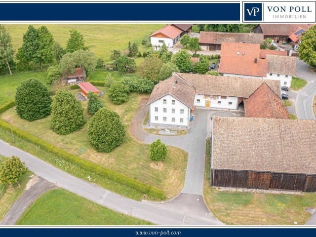 Charmantes Bauernhaus mit vielfältigen Nutzungsmöglichkeiten