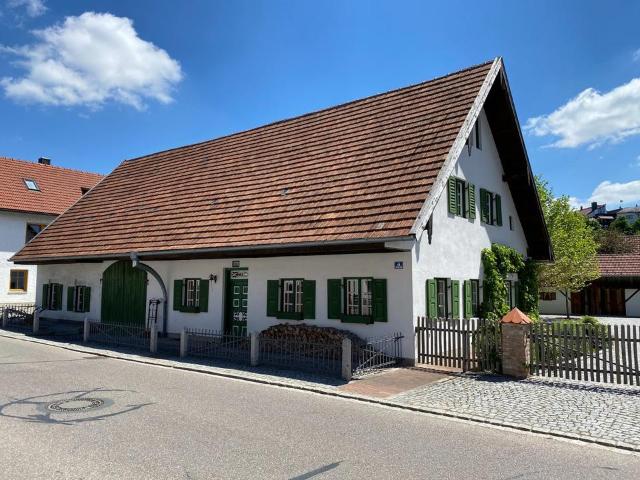 Charmantes Bauernhaus mit wunderschönem Innenhof