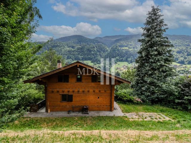 Charmantes Chalet auf 3 Ebenen mit Garage