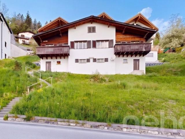 Charmantes Chalet mit Bergsicht und Ausbaupotenzial in Laax