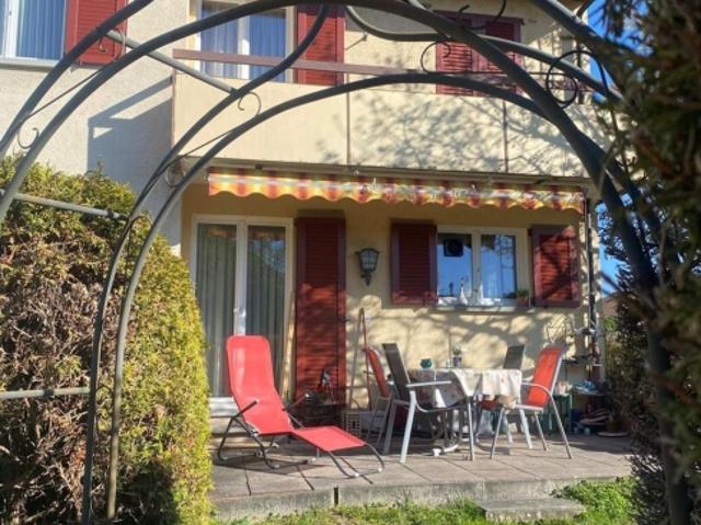 Charmantes Doppel EFH mit Garten & Garage in Möhlin