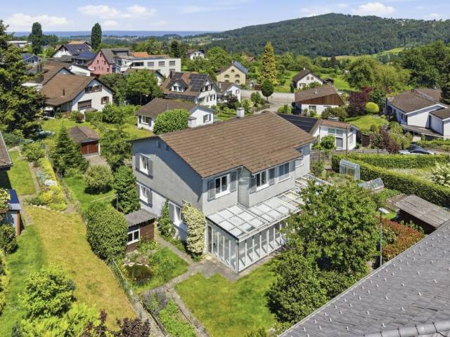 Charmantes Doppel Einfamilienhaus mit Wintergarten und Garage an traumhafter Lage