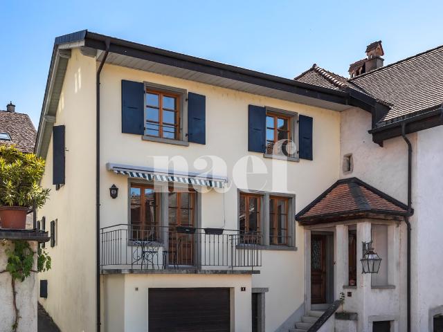 Charmantes Dorfhaus mit 3,5 Zimmer Wohnung und Parkplatz zum Verkauf in Rivaz