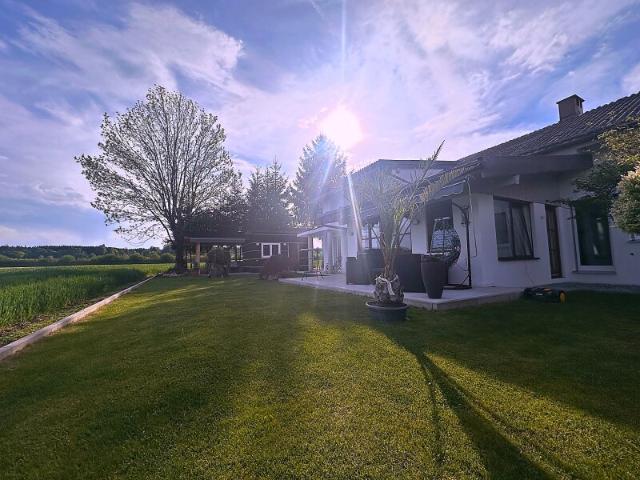 Charmantes Ein bis Zweifamilienhaus mit Grünblick und vielen Highlights