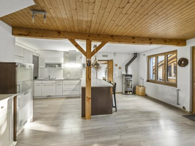 Charmantes Einfamilienhaus mit 7.5 Zimmern und grossem Garten