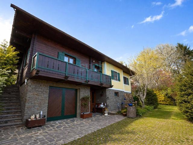 Charmantes Einfamilienhaus mit alpinem Flair 5 Zimmer Großer Garten