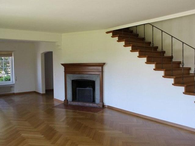 Charmantes Einfamilienhaus mit Blick über die Stadt Zürich