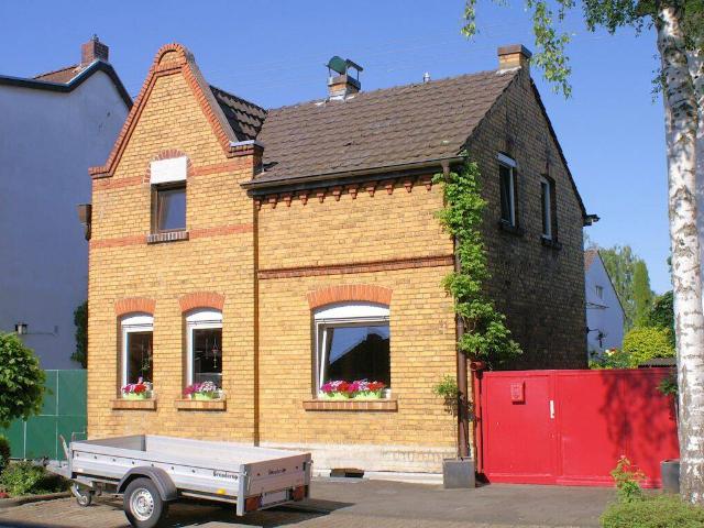 Charmantes Einfamilienhaus mit Garage auf hübsch angelegtem Grundstück in Sankt Augustin