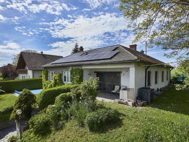 Charmantes Einfamilienhaus mit Garten, Pool & Wintergarten in Wilhering!