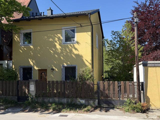 CHARMANTES EINFAMILIENHAUS MIT GRÜNBLICK UND ENTWICKLUNGSPOTENZIAL IN PERCHTOLDSDORF