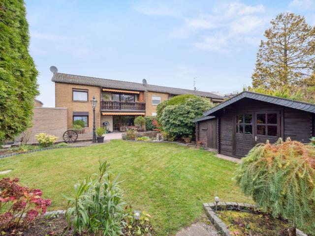 Charmantes Einfamilienhaus mit großem Garten in Düsseldorf Urdenbach