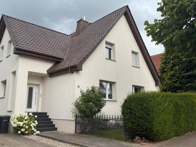 Charmantes Einfamilienhaus mit großem Garten, Obstbäumen & Kamin