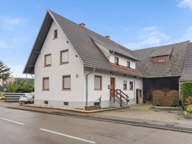 Charmantes Einfamilienhaus mit Scheune in Önsbach/Achern