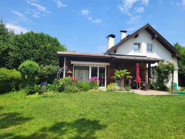 Charmantes Einfamilienhaus mit separatem Büro /Praxistrakt