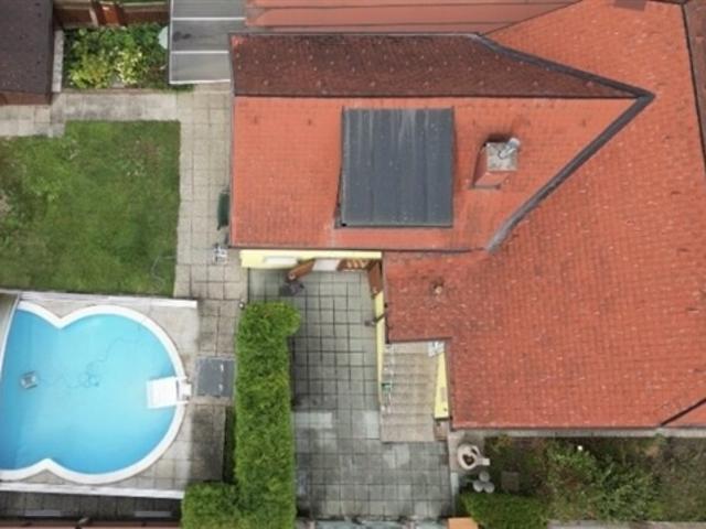 Charmantes Einfamilienhaus mit Potenzial Swimmingpool in guter Lage