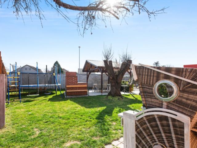 Charmantes Einfamilienhaus mit Pool & großem Garten 800 m² – ruhige Lage nahe Wien | Zwölfaxing