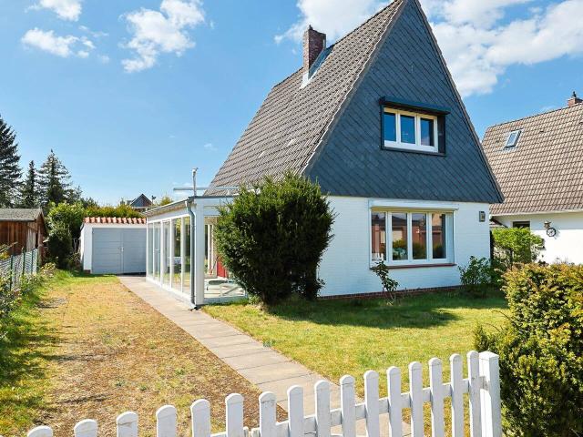 Charmantes Einfamilienhaus mit Panorama Wintergarten auf ca. 618,00 m² eingewachsenen Grundstück!