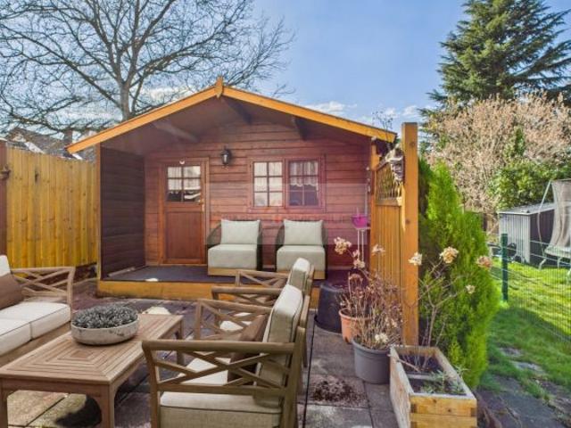 Charmantes Einfamilienhaus mit Wintergarten in zentraler Lage von Hangelar