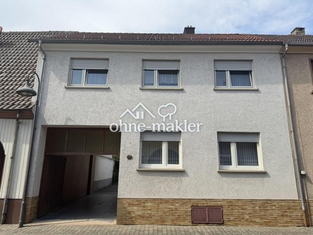 Charmantes Einfamilienhaus mit vielseitiger Scheune und historischem Flair in Philippsburg!