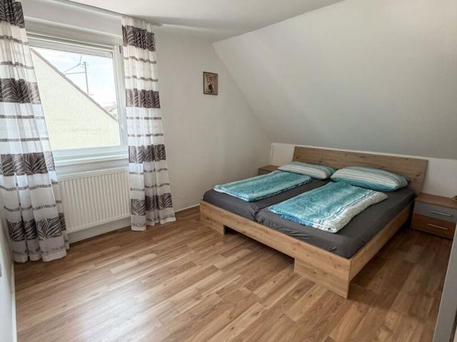 Charmantes Einfamilienhaus Modernisiert, Zentral Gelegen & Sofort Bezugsbereit in Marchtrenk