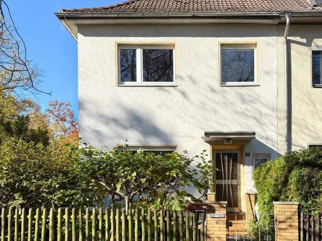 Charmantes Endreihenhaus mit großem Grundstück in DahlemZehlendorf