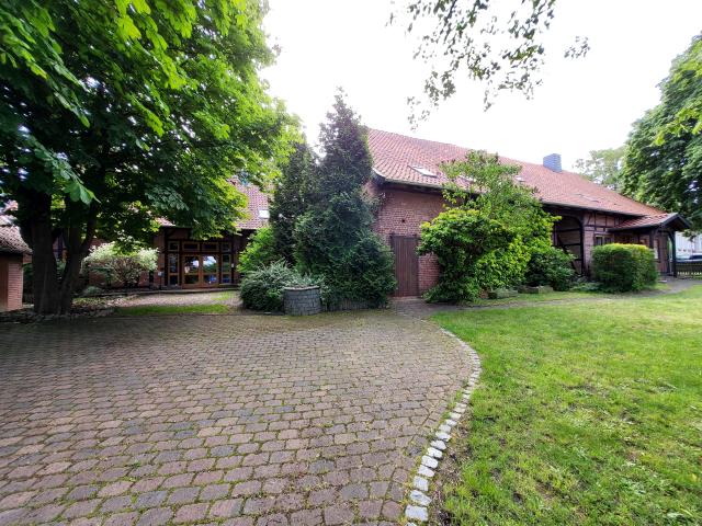 Charmantes Fachwerkhaus mit viel Platz, schönem Garten und großem Carport 2 Wohneinheiten