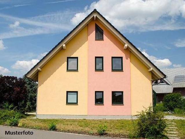 Charmantes Familienhaus mit ausgebautem Dachgeschoss und Garage