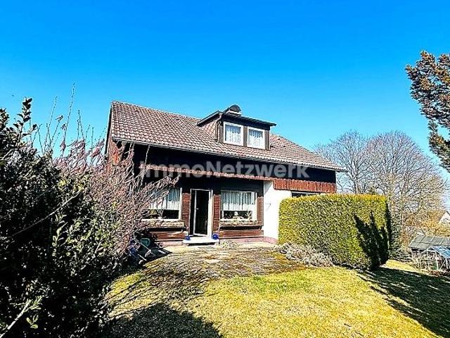 Charmantes Familienhaus mit Potenzial – Balkon, Terrasse und Garten in ruhiger Lage