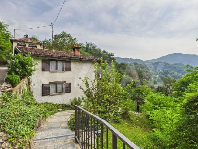 Carina casa di vacanze nel verde del Malcantone
