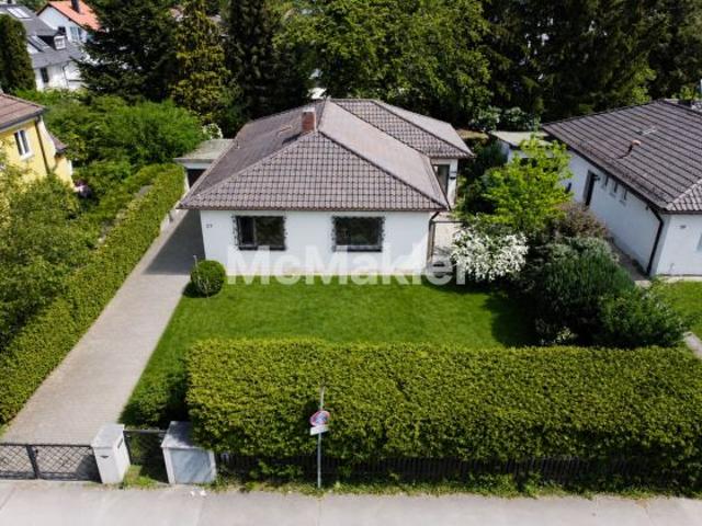 Charmantes freistehendes Einfamilienhaus mit großem Grundstück und viel Potenzial in Neuaubing!