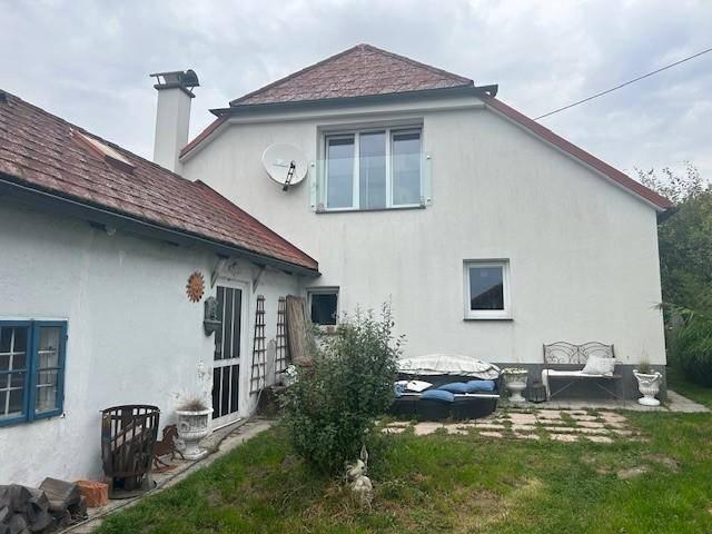 Charmantes, generalsaniertes Einfamilienhaus mit Geschichte und Flair 4 mögliche Schlafräume