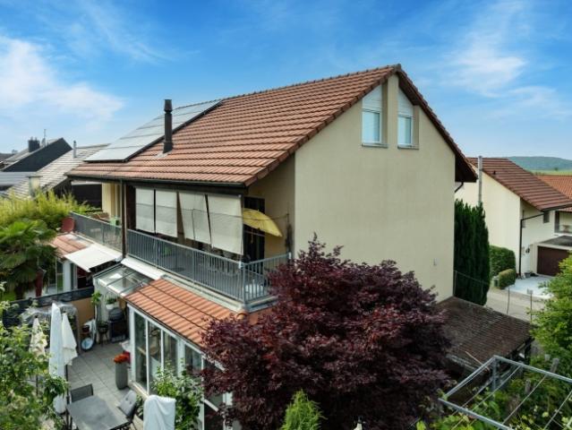 Charmantes halb freistehendes 5.5 Zi Einfamilienhaus familienfreundlich, ruhig, sonnig