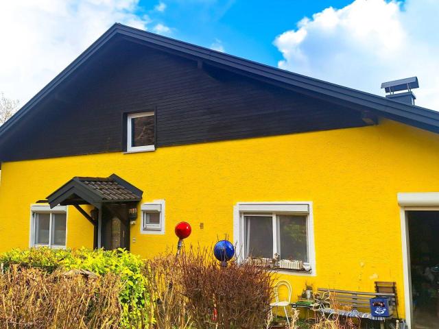 Charmantes Haus in erhöhter Lage mit Weitblick und Potenzial